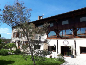  Chambres d'Hôtes La Noyeraie  Изрон